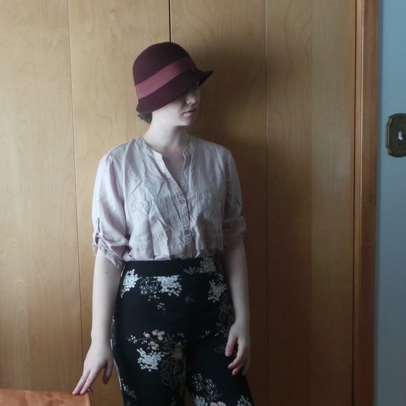 DYNAMITE Floral pants - Picture 1 of 3